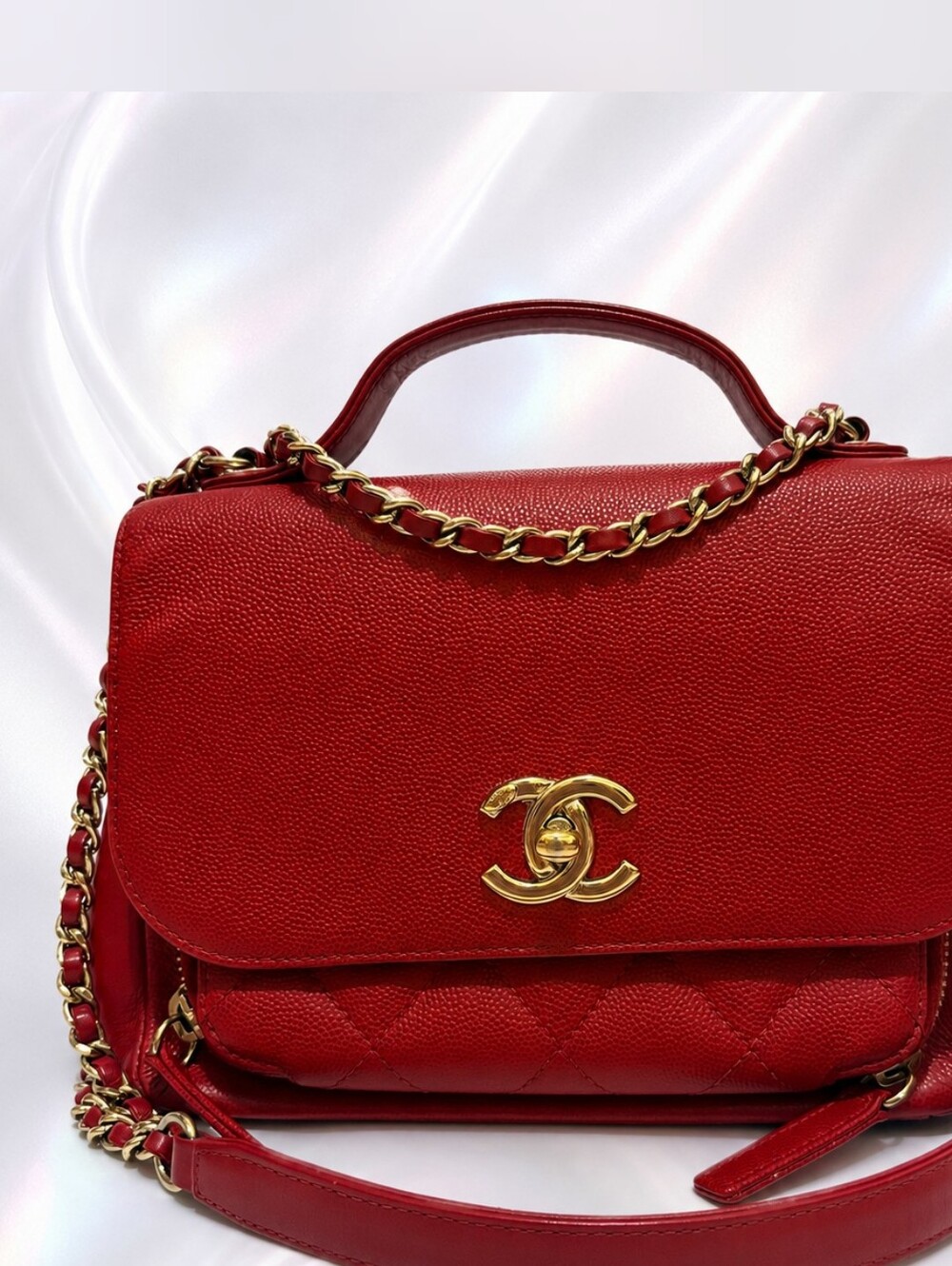 CHANEL Red Quilted Leather Top-Handle Shoulder Bag with Chain Strap